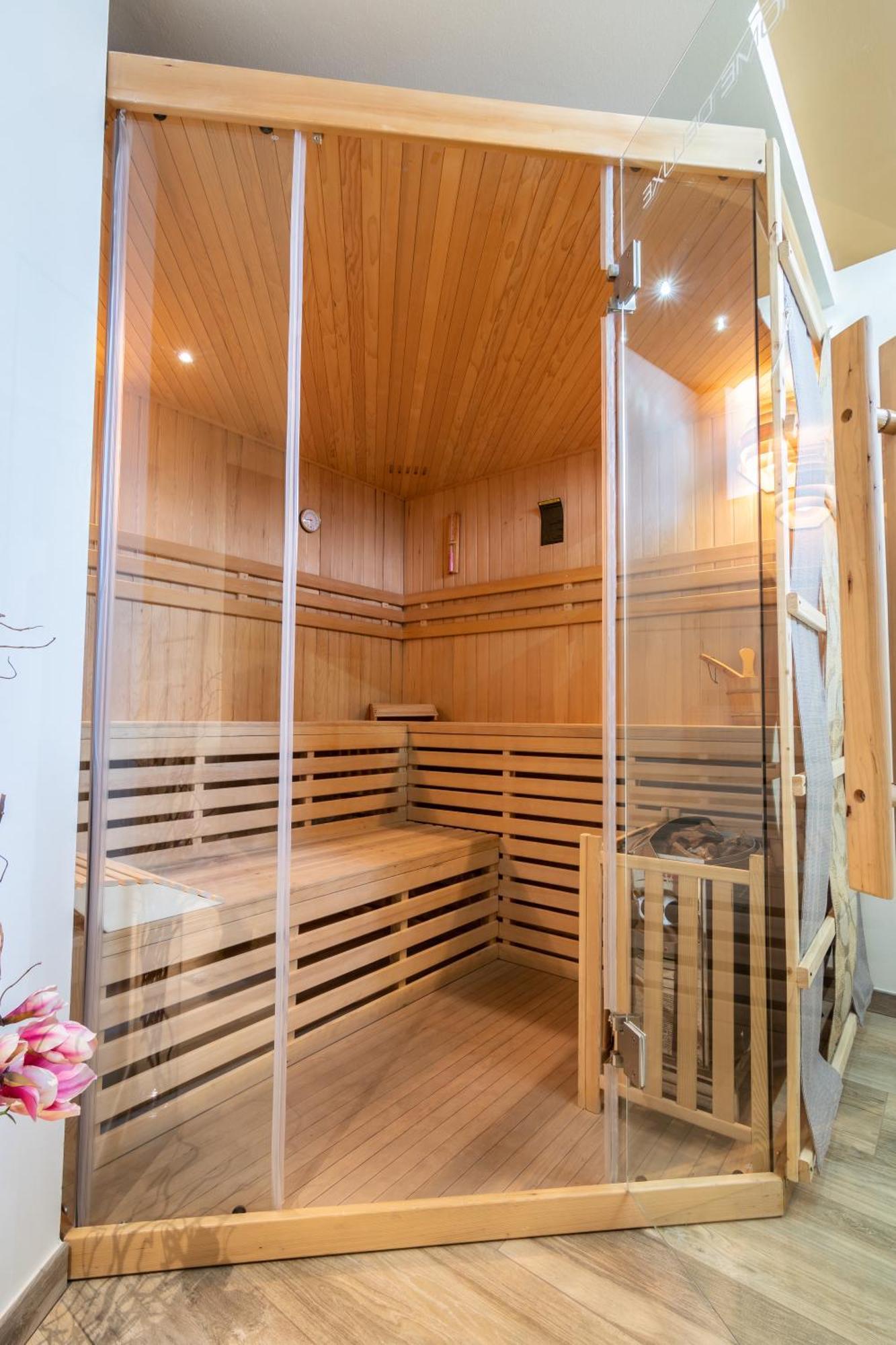 Aparthotel Dolomites Living&Relax Commezzadura Exterior photo