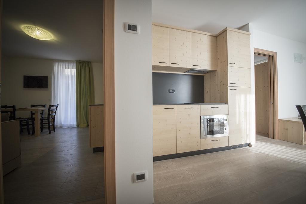 Aparthotel Dolomites Living&Relax Commezzadura Exterior photo