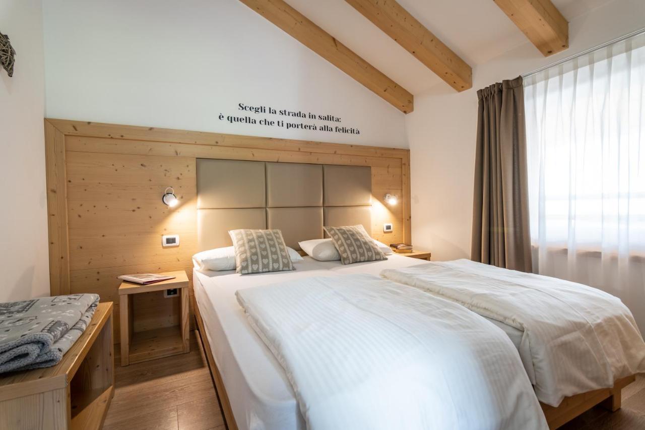 Aparthotel Dolomites Living&Relax Commezzadura Exterior photo