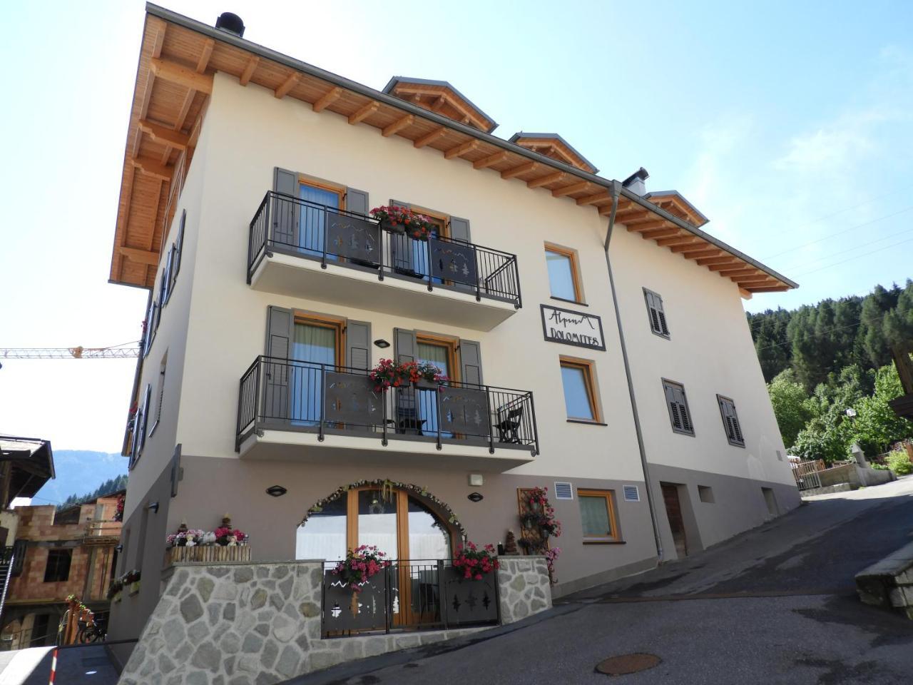 Aparthotel Dolomites Living&Relax Commezzadura Exterior photo